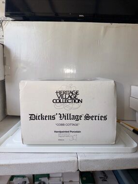 Heritage Village Collection Dickens' Village Series "Cobb Cottage" Box